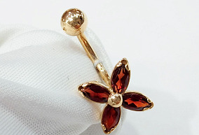 Золотой пирсинг с гранатом 