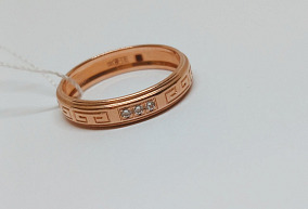 Золотая кольцо с фианитом 17,5 р-р