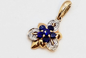 Золотая подвеска  с бриллиантами и сапфиром