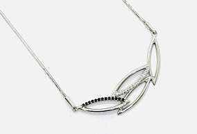 Золотое колье с бриллиантами 40 р-р