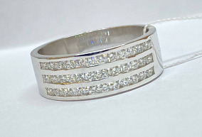 Золотое кольцо 750 пробы с бриллиантами 20,5 р 