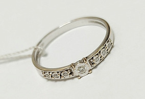 Золотое кольцо  с бриллиантами 16 р-р