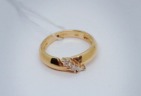 Золото кольцо с бриллиантами 17 р-р 
