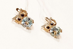 Золотые серьги с топазами