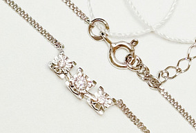 Золотое колье с бриллиантами