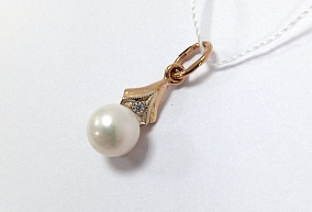 Золотапя подвеска с жемчугом