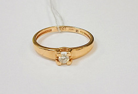 Злотое кольцо с  бриллиантом р-р 16