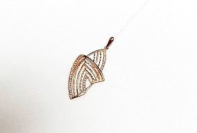   Золотая подвеска с синтетическим камнем