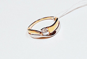 Золотое кольцо с бриллиантом 18 р-р