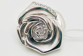 Золотая брошь с бриллиантами