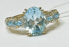  Золотое кольцо с топазами и фианитами р-р 17,0