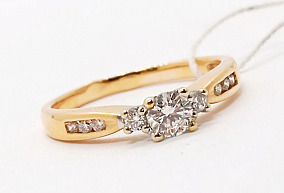 Золотое кольцо 16,5 р-р с бриллиантами