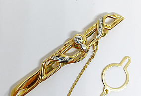 Золотой зажим для галстука с бриллиантами